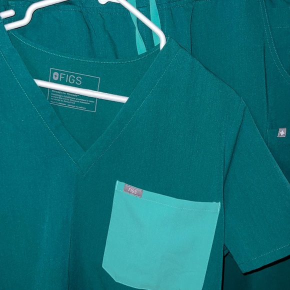 XL scrubs - Picture 3 of 3